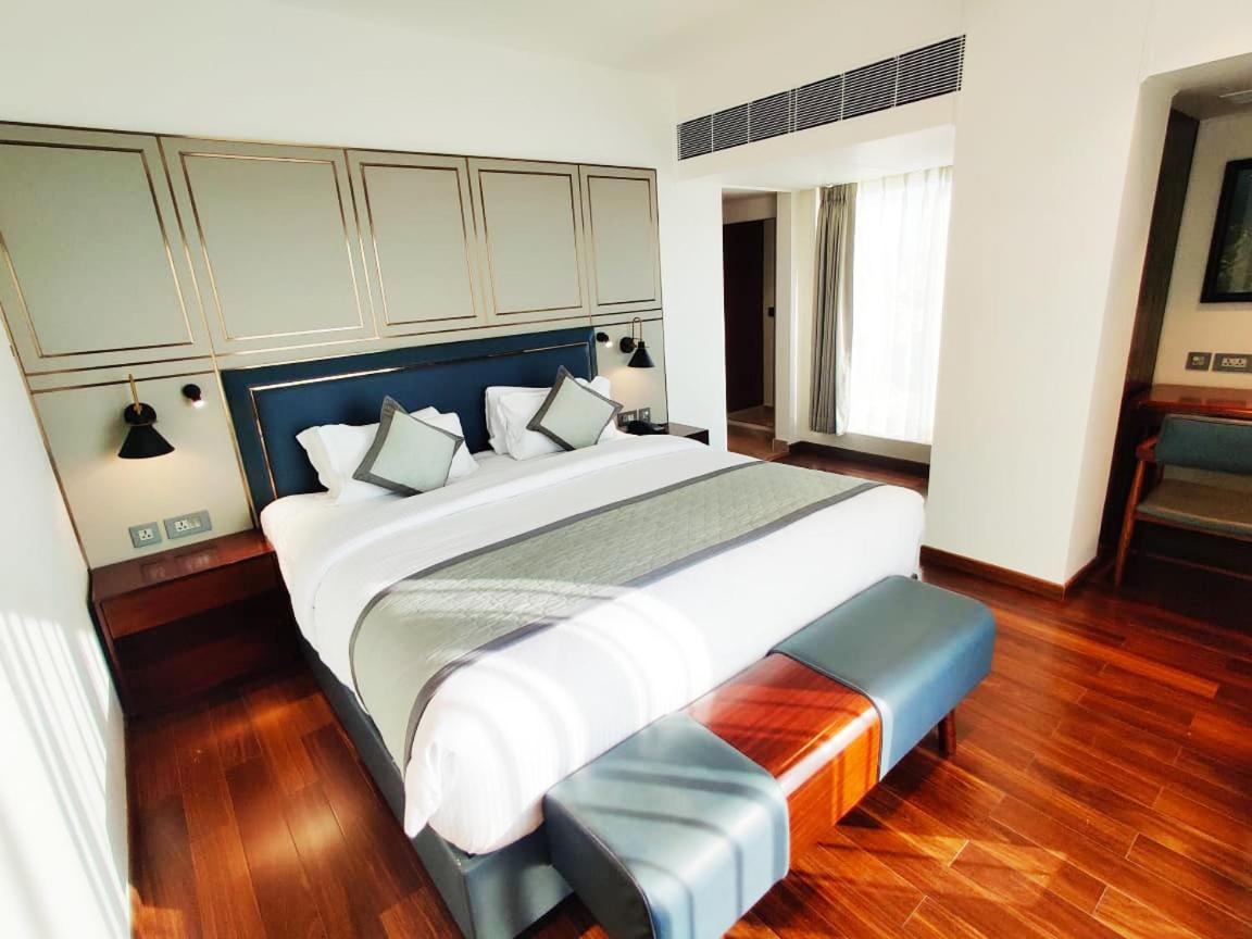 Pride Hotel Udaipur Eksteriør billede